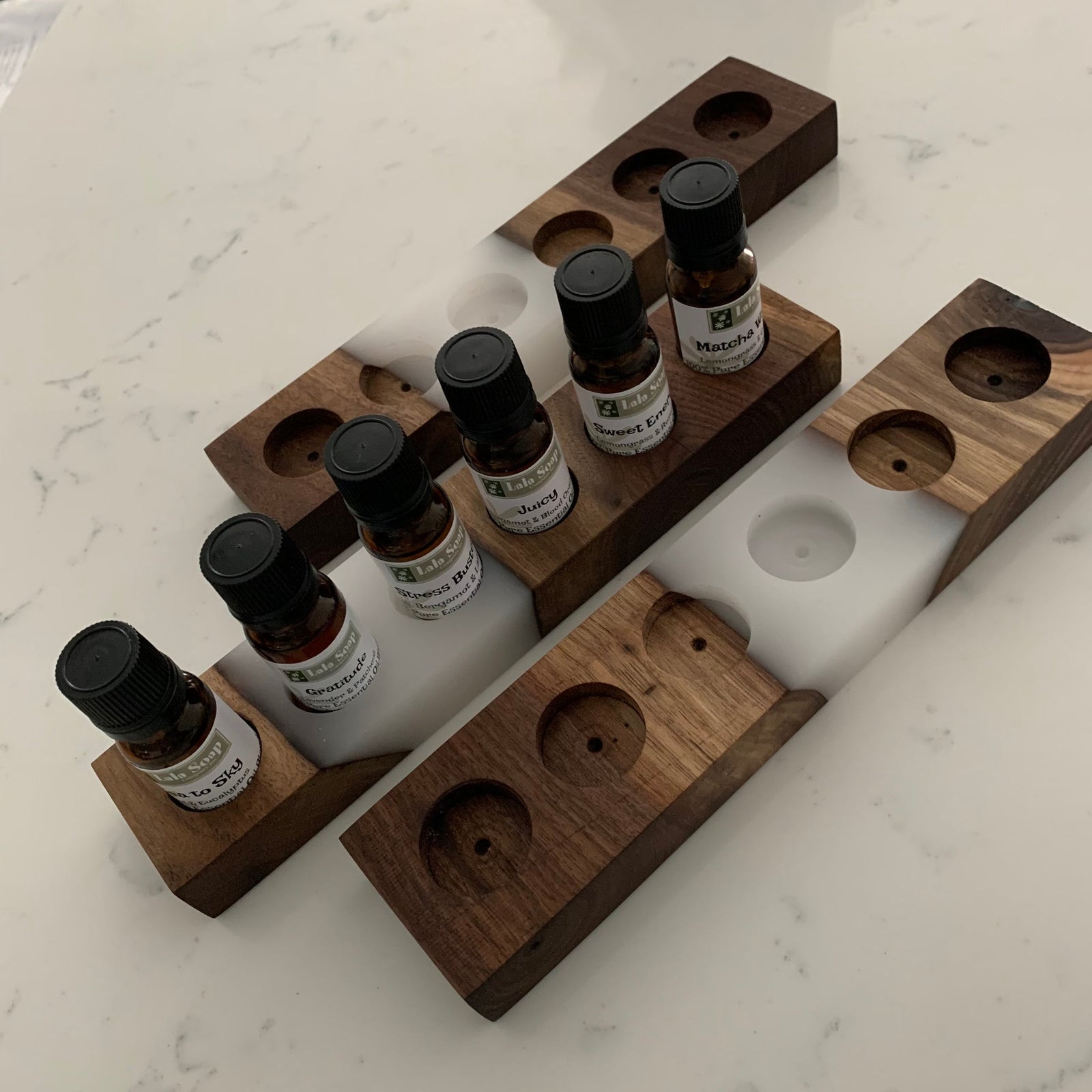 Essential oil holder discount